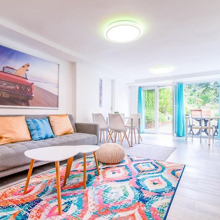 Cosy And Colorful Apartment Сентендре Экстерьер фото