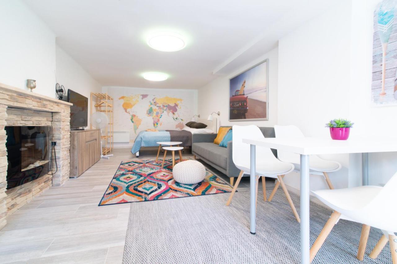 Cosy And Colorful Apartment Сентендре Экстерьер фото