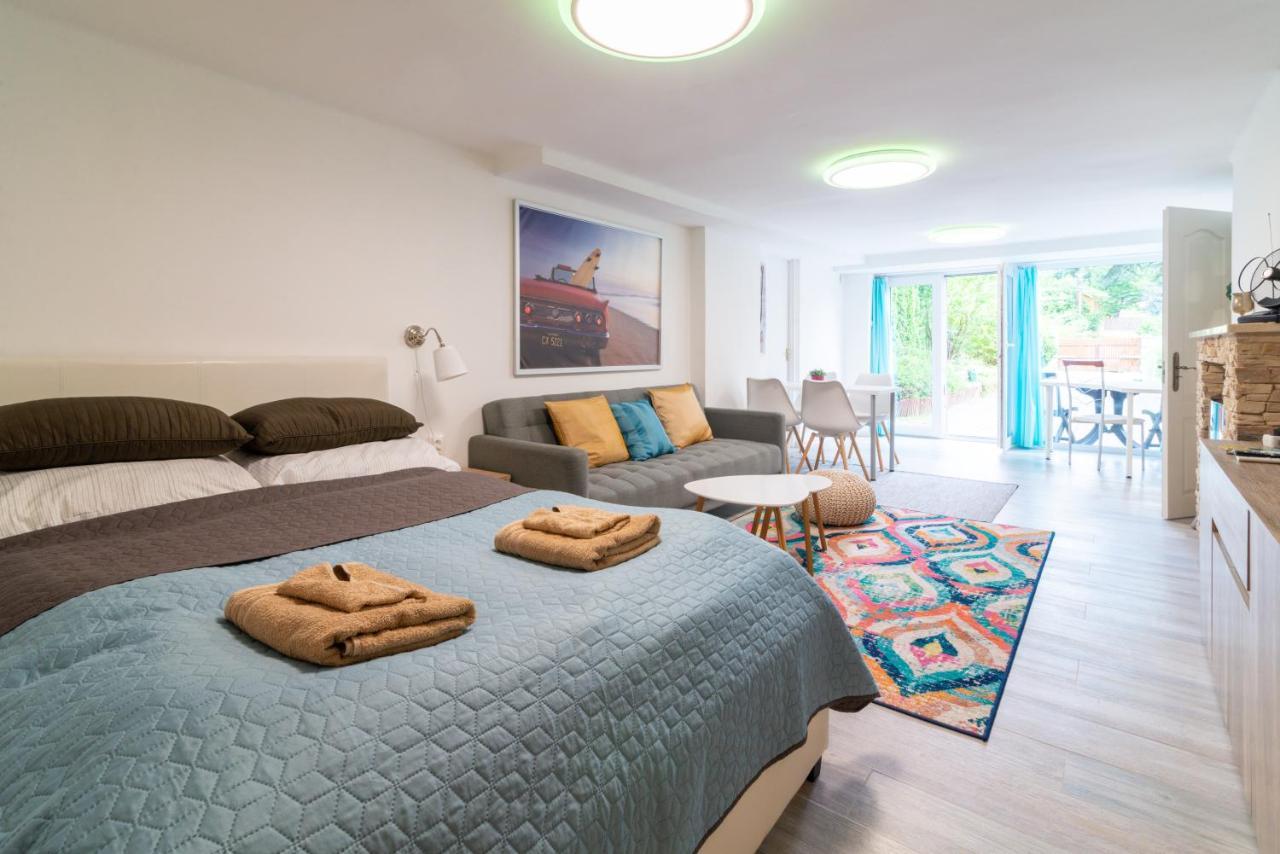 Cosy And Colorful Apartment Сентендре Экстерьер фото