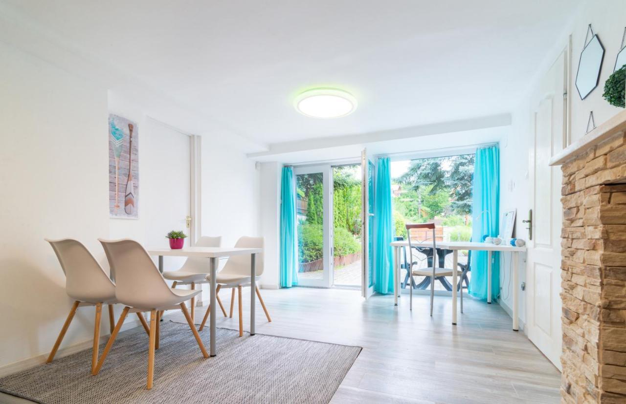 Cosy And Colorful Apartment Сентендре Экстерьер фото