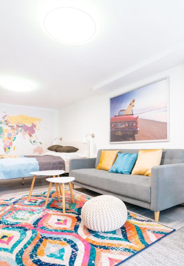 Cosy And Colorful Apartment Сентендре Экстерьер фото