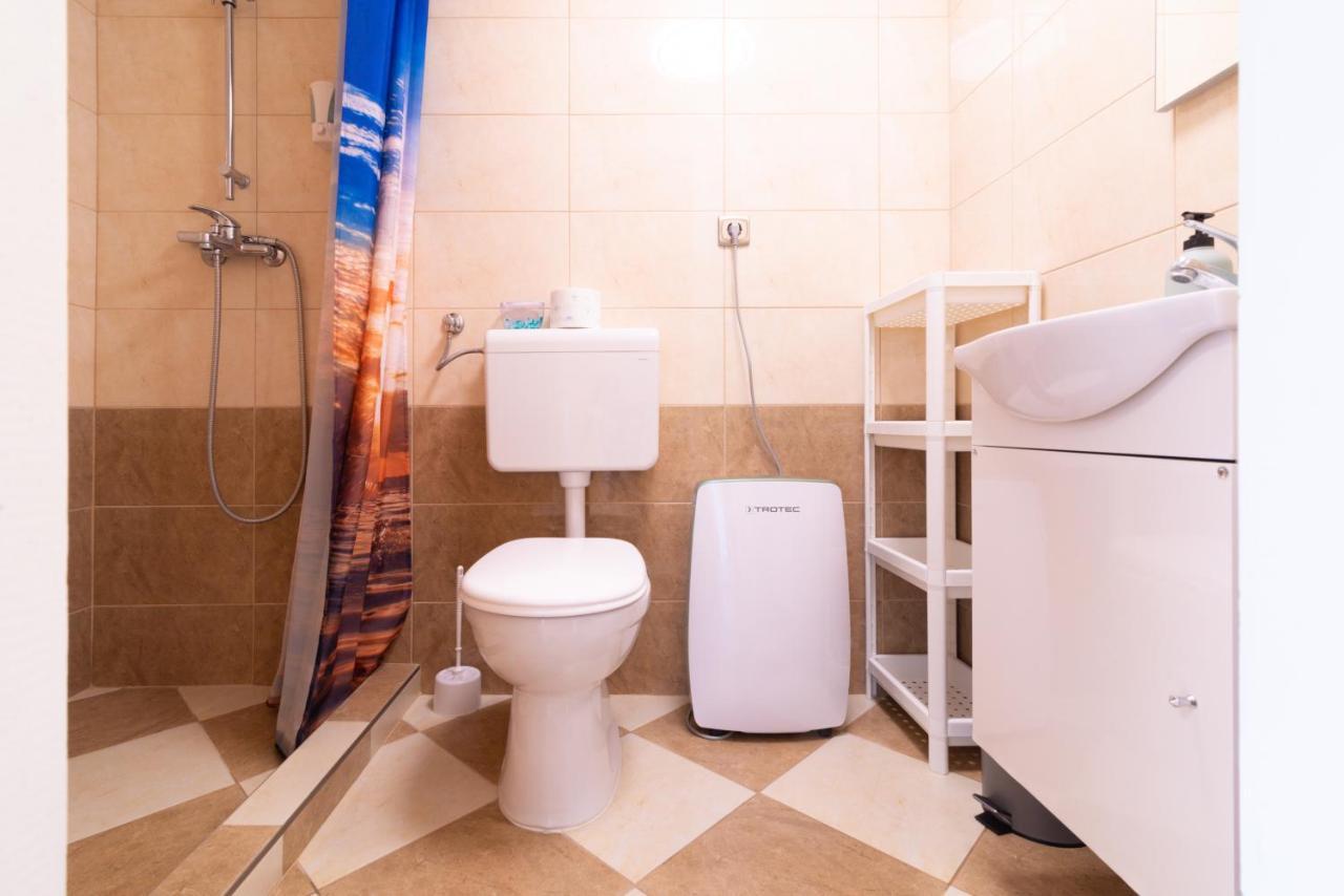 Cosy And Colorful Apartment Сентендре Экстерьер фото